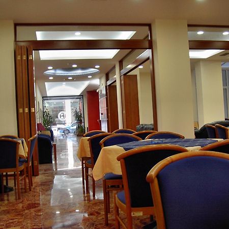 Hotel Elena Lamía Dış mekan fotoğraf