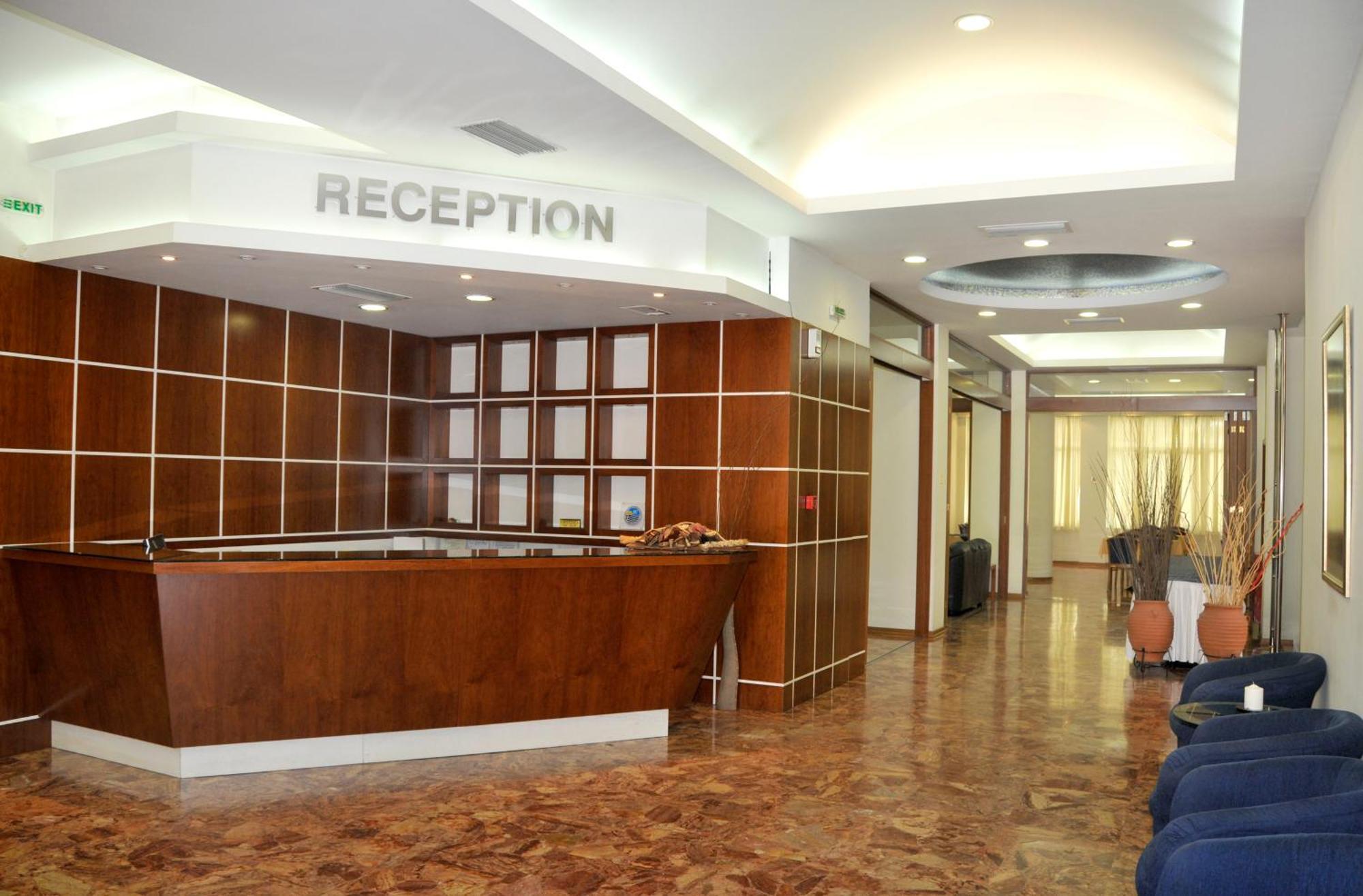 Hotel Elena Lamía Dış mekan fotoğraf