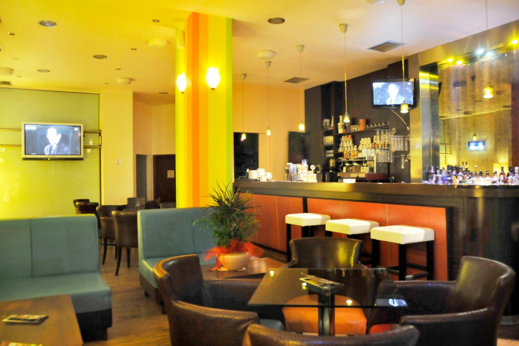 Hotel Elena Lamía Dış mekan fotoğraf