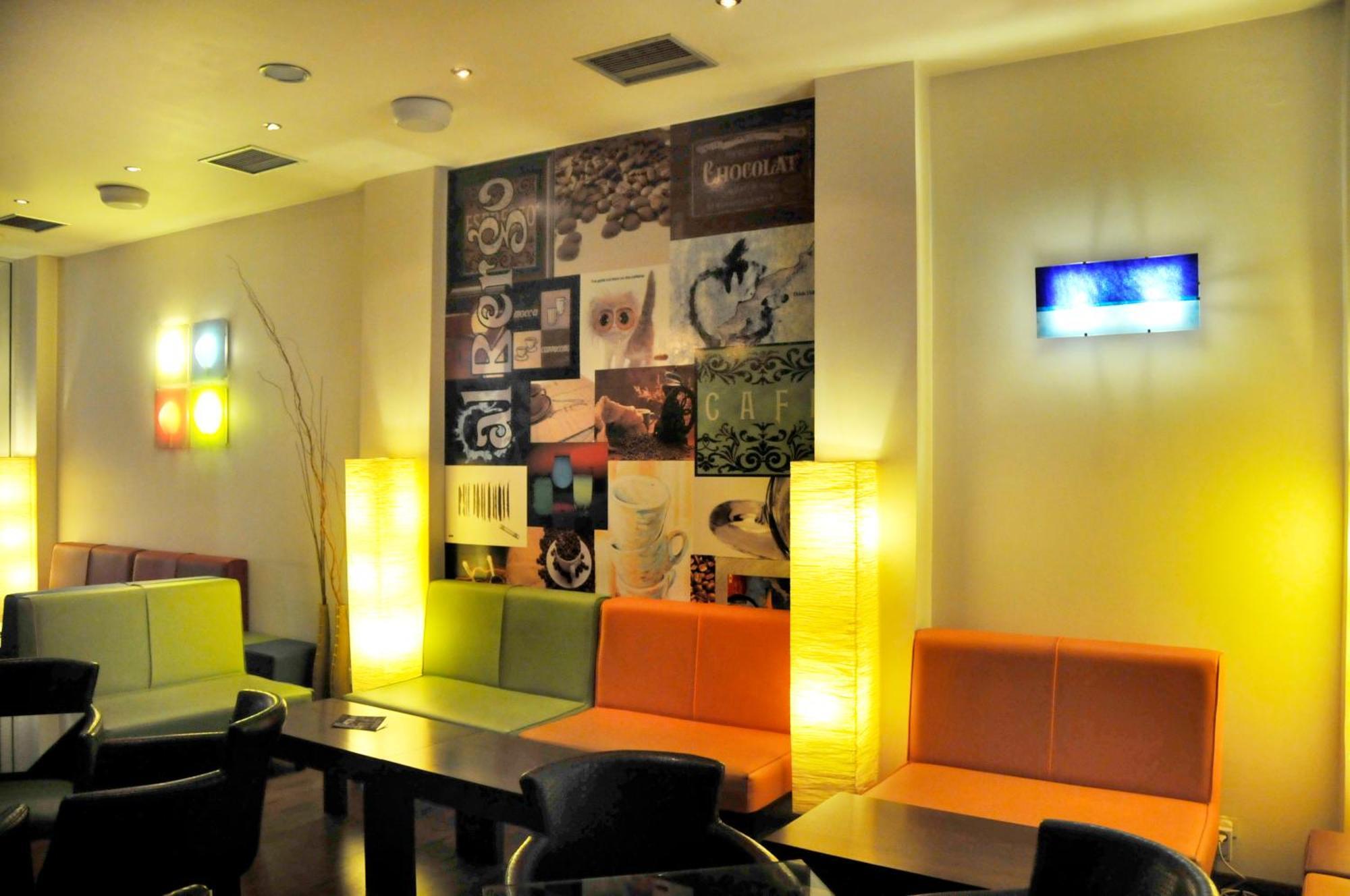 Hotel Elena Lamía Dış mekan fotoğraf